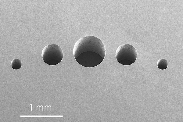 激光沖孔是最早實(shí)用的激光加工技術(shù)
