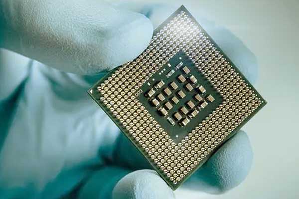 在芯片制造中，激光切割機扮演的角色是什么？(圖2)